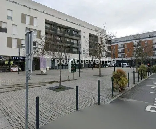 Local commercial 141 m²