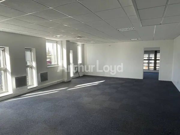 Bureau 1779 m²