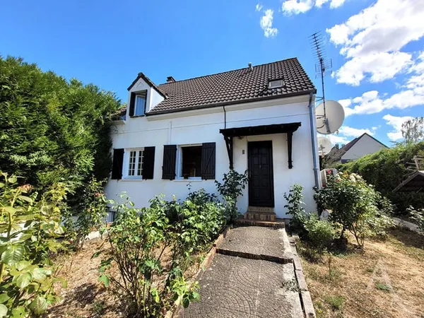 Maison Mantes La Ville de 3 chambres 104 m² et 513m² de terrain