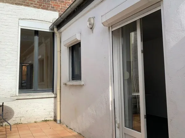 Très joli appartement T2 de 38 m2 avec cour privative et grande cave