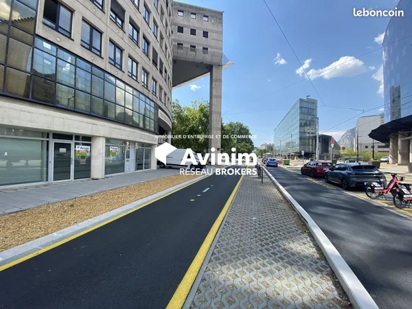 Local 101 m² Grenoble