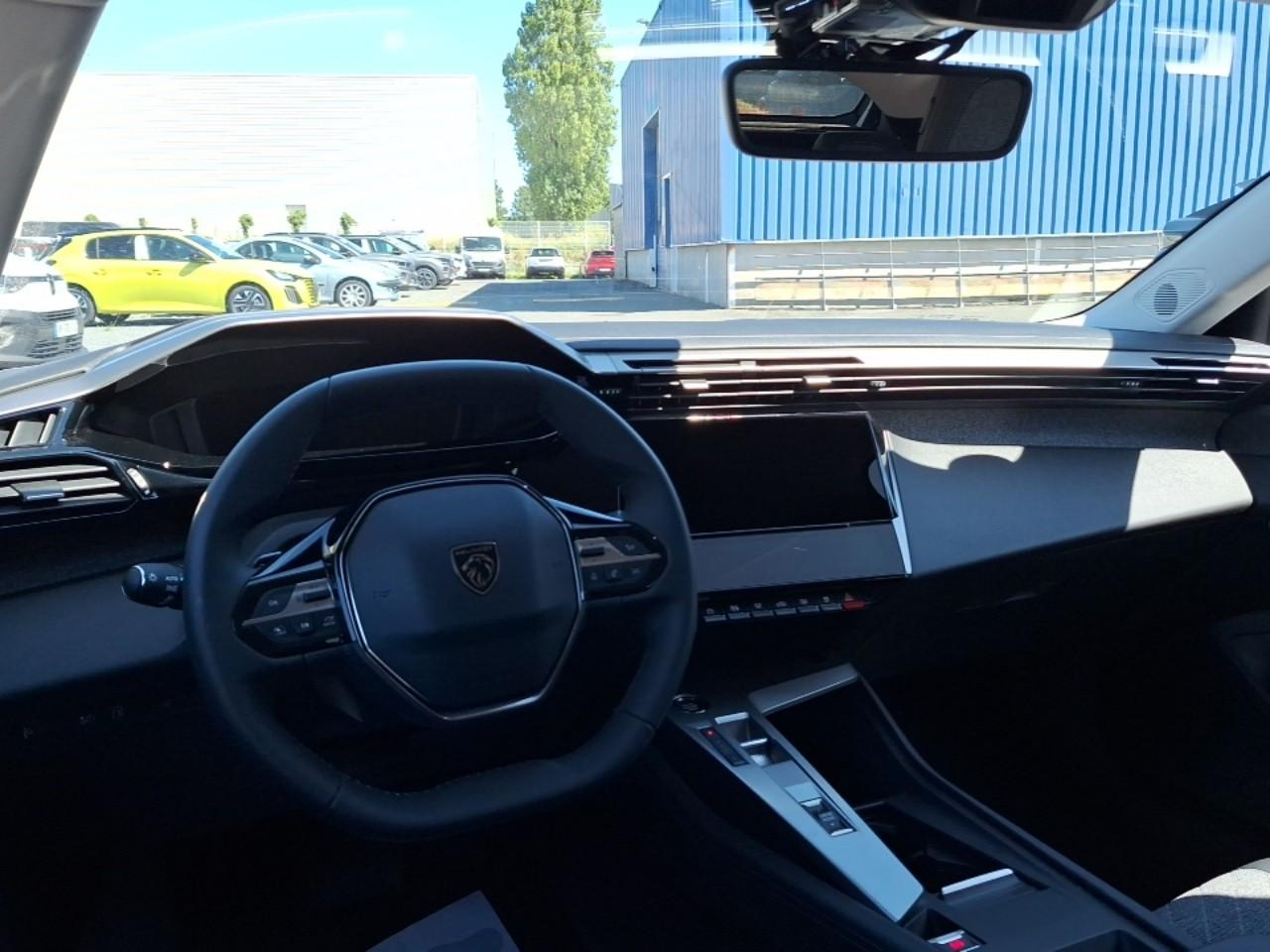 Peugeot 408 phev 180 e-eat8 allure — photo 8