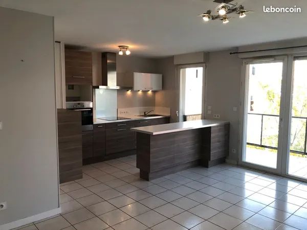 T2 - 48m² - Ampère avec parking + balcon