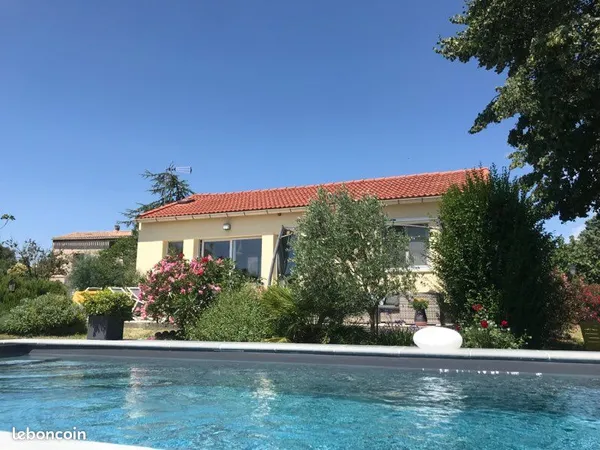 Jolie petite maison au calme face aux Pyrénées