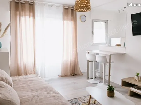 Studio 1 pièce 26 m²