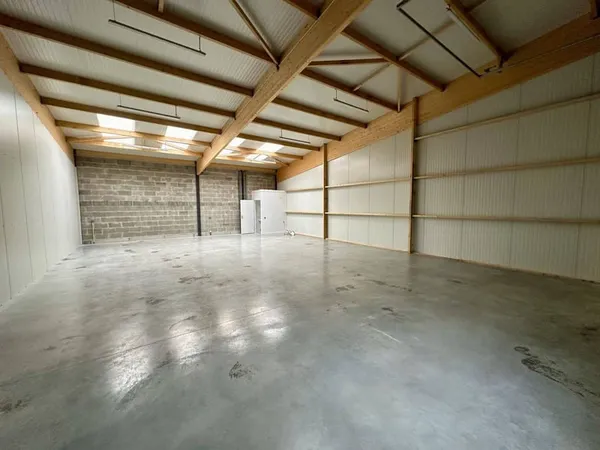 Local d'activité 577 m²