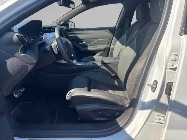 Peugeot 408 electrique 58 kwh 210ch — photo 11