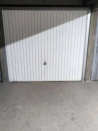 Location garage sécurisé dans résidence
