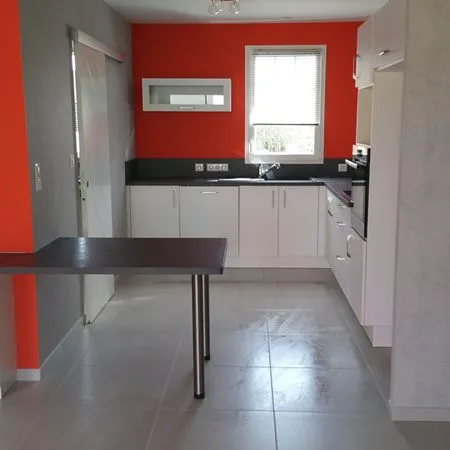 Maison d'habitation récente non meublée