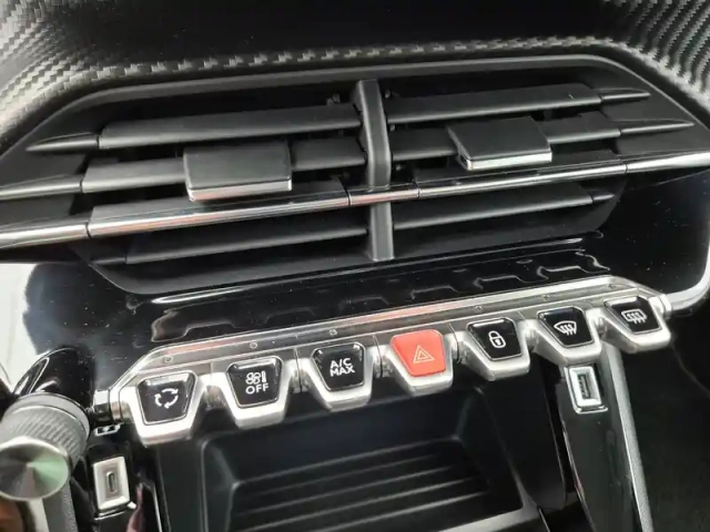 Peugeot 208 puretech 100 s&amp;s bvm6 — photo 15