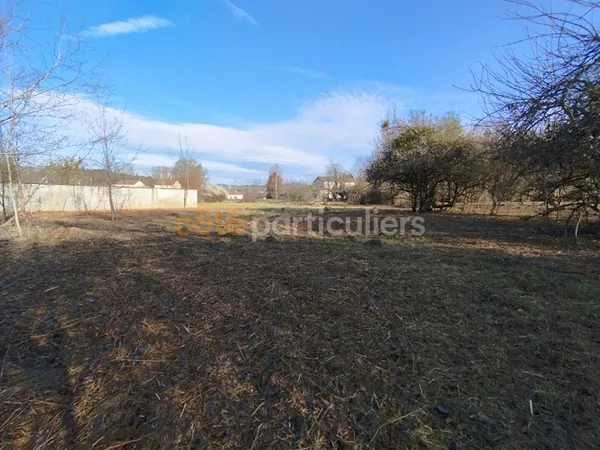 Terrain Sugeres 1059 m2