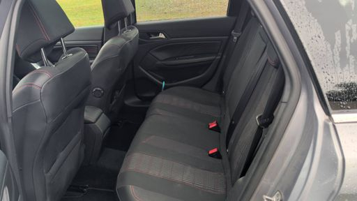 Peugeot 308 SW 1.6 BlueHDi 120 EAT6 - GT Line – 2017 – 136964 km – Diesel – Boîte Automatique — photo 13