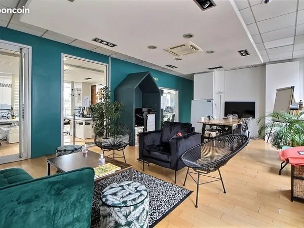 Bureaux 348 m²