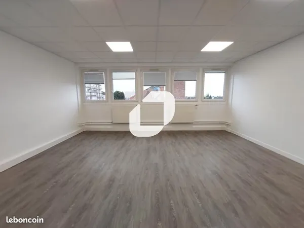 Bureaux 77 m²
