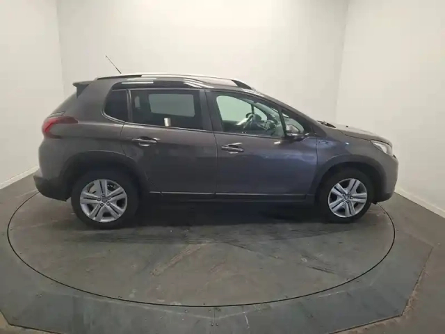 Peugeot 2008 bluehdi 100ch s&amp;s bvm5 — photo 6