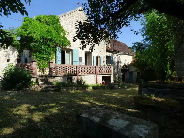 Maison 2 pièces 208 m²