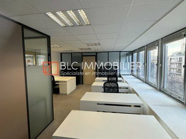 Bureau 127 m²
