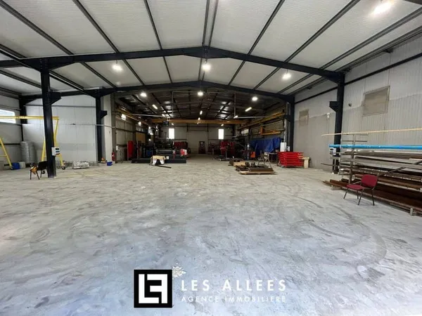 Local d'activité 680 m²