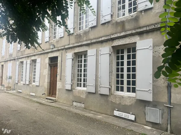 Maison 10 pièces 300 m²