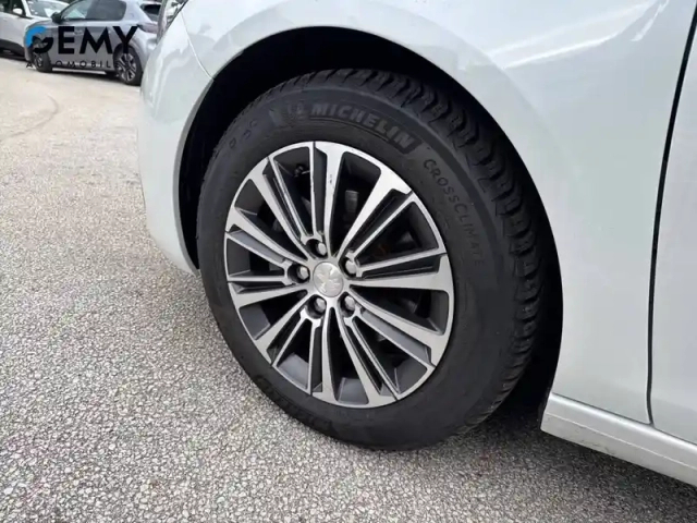 Peugeot 308 bluehdi 130ch s&amp;s eat8 — photo 11