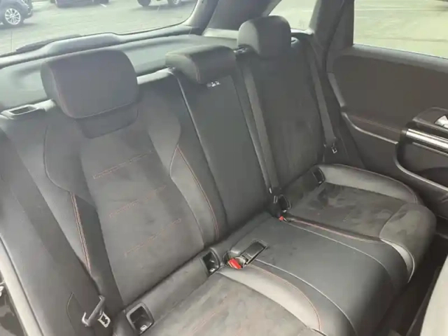 Mercedes Classe B 180 d amg line edition — photo 10