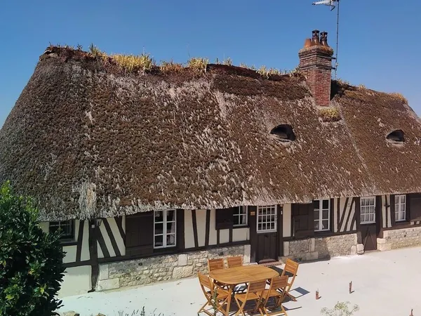 maison chaumiere