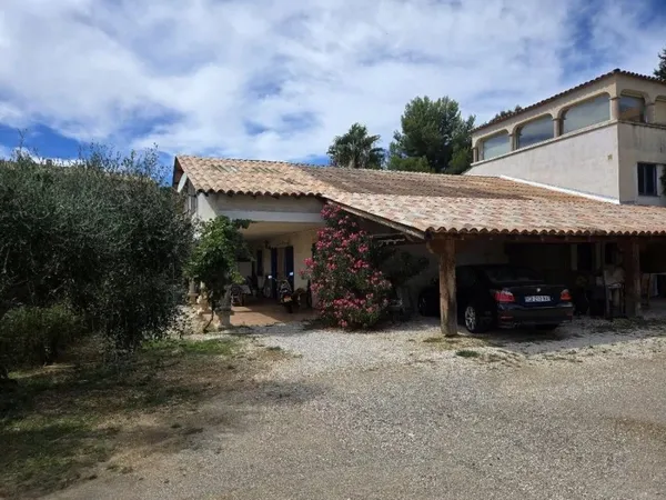 Maison 3 pièces 320 m²
