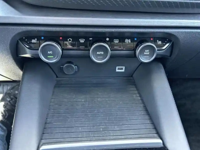 Citroën C5 x hybride rechargeable 225 e-eat8 shine — photo 13