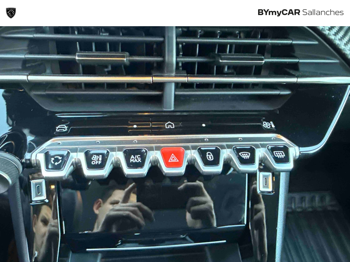 Peugeot 208 100 S&amp;S BVM6 — photo 25