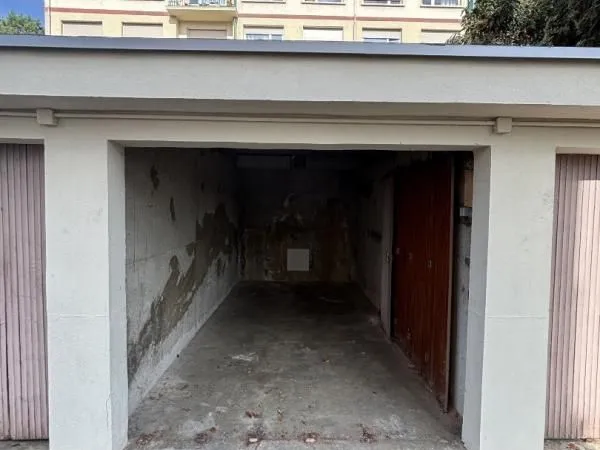 Garage/box Saint Max