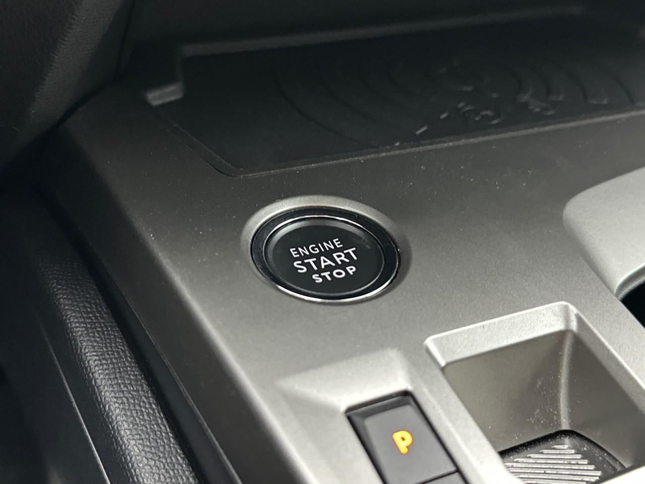 Peugeot 308 hybrid 145 e-dcs6 allure — photo 28