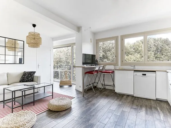 Appartement 3 chambres - lumineux avec balcon