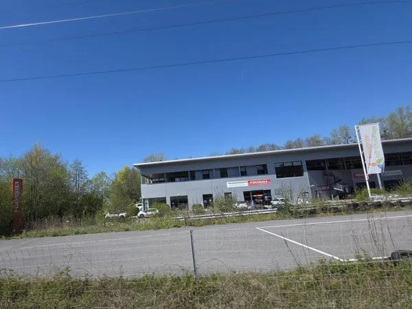 Local commercial 178 m²