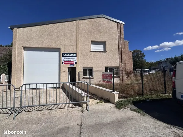 Local 560 m² Draveil