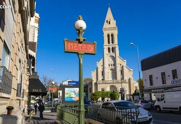 Boutique 210 m² ST OUEN SUR SEINE