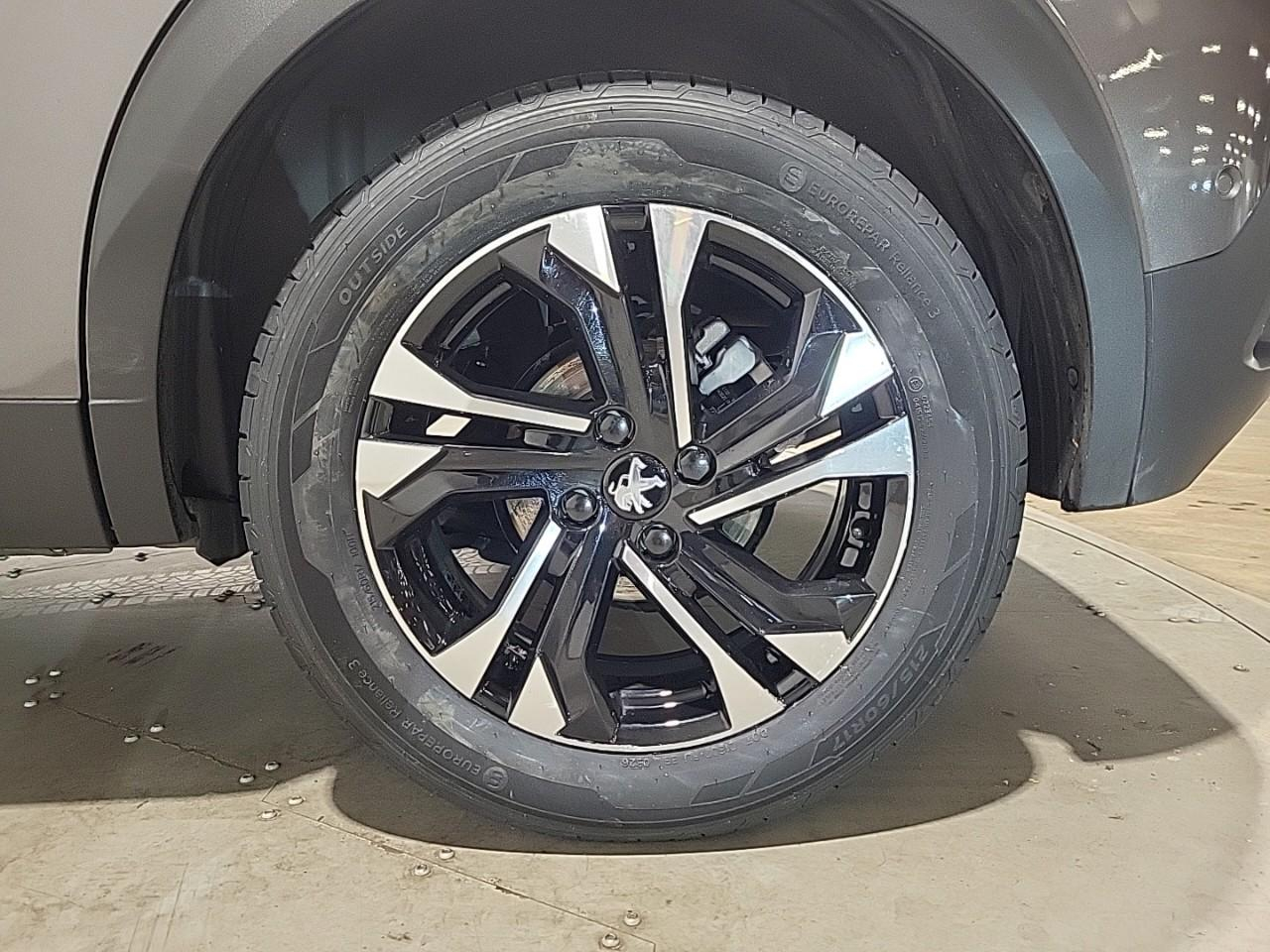 Peugeot 2008 puretech 130 s&s eat8 gt — photo 16