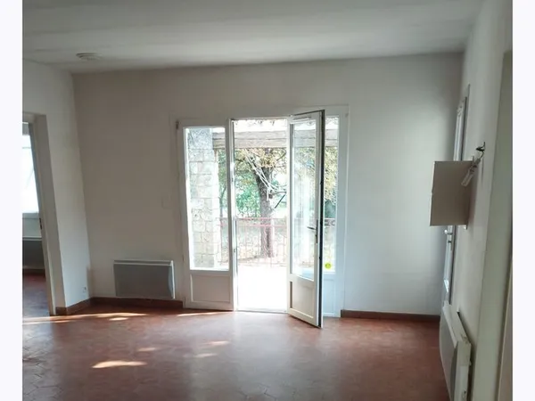 Maison de 65m2 à louer sur Villecroze