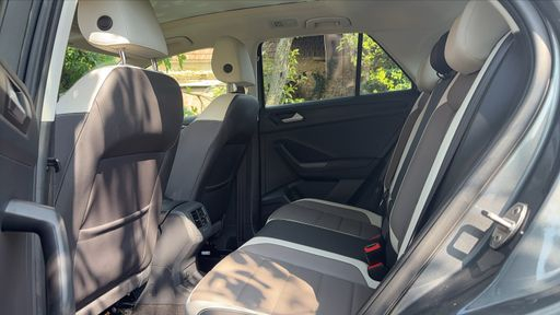 Volkswagen T-Roc 1.5 TSI 150 - Carat Exclusive – 2019 – 130212 km – Essence – Boîte Manuelle — photo 25