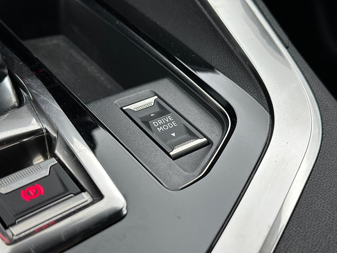Peugeot 3008 puretech 130ch s&s eat8 gt pack — photo 33