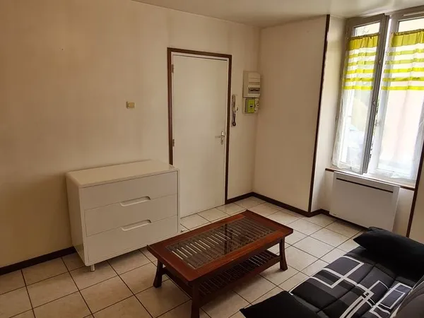 Studio 18 m² proche centre ville Issoudun