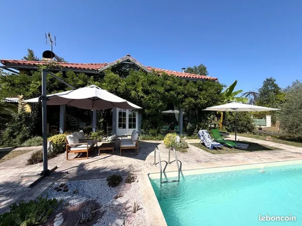 Maison 8 pièces 284 m²