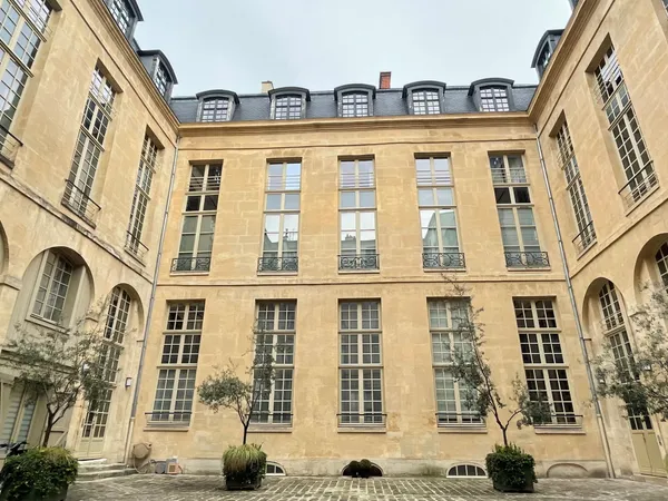 Superbe appartement rue de Turennes