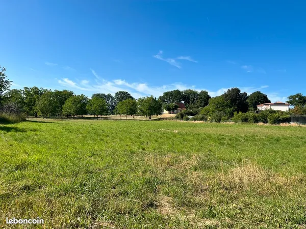 Magnifique terrain de 4000 m2 - potentiel de division en 2 lots de 2000 m2