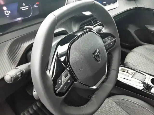 Peugeot 208 hybrid 100 e-dcs6 — photo 9
