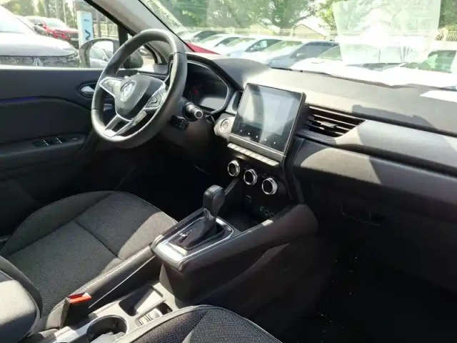 Renault Captur blue dci 115 edc — photo 13