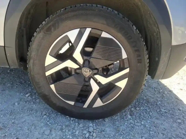 Peugeot 2008 puretech 130 s&amp;s eat8 — photo 13