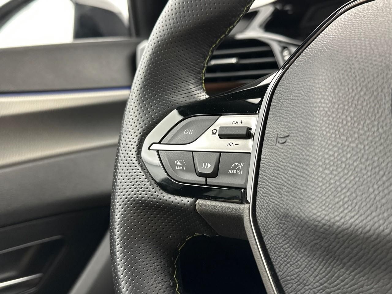 Peugeot 408 phev 225 e-eat8 gt — photo 18
