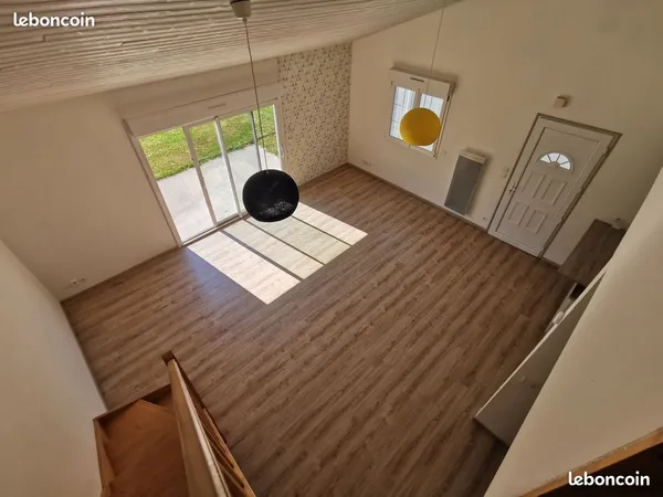 Maison de 2015 av 3 ch 2 sdb Très haute isolation