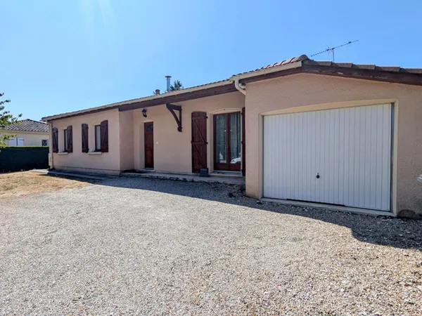Maison plain pied , 4 chambres, proche commodités avec garage