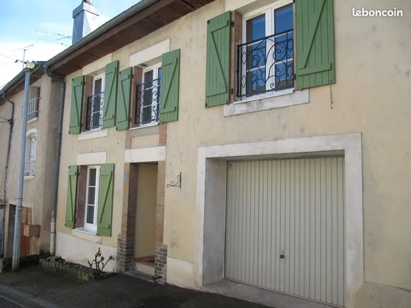 Maison 85 M2 centre de Vaucouleurs,garage,jardin